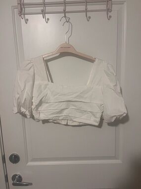 vestique White Square Neck Puff Sleeve Crop Top